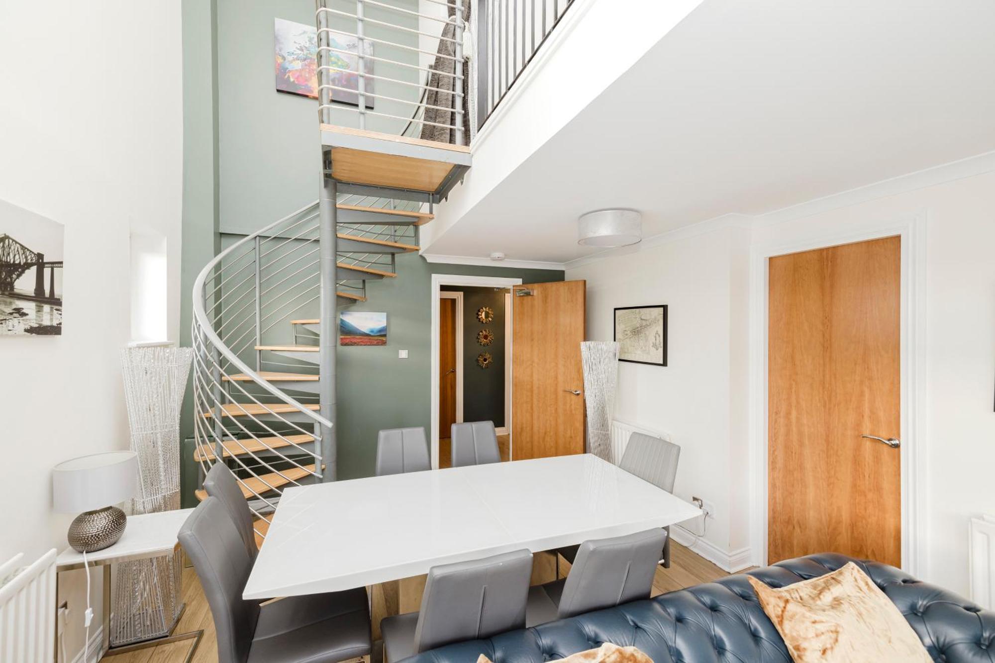 Joivy Stylish Apartment With Balcony In Old Town Edinburgh Exterior foto